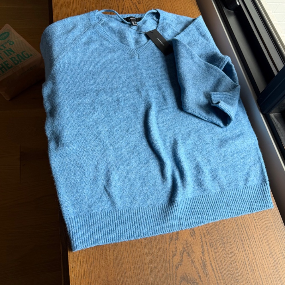Sweater - Picture 2 of 5
